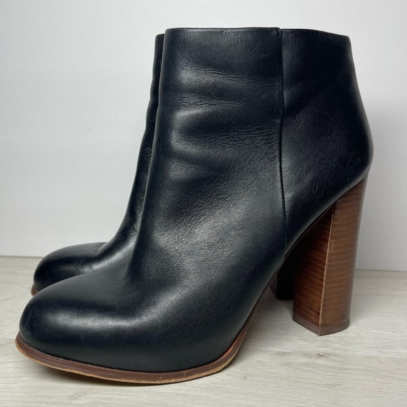 Vince Camuto Grenadine Genuine Leather Ankle Stacked Wood High Heels Booties 8.5 - Picture 1 of 8